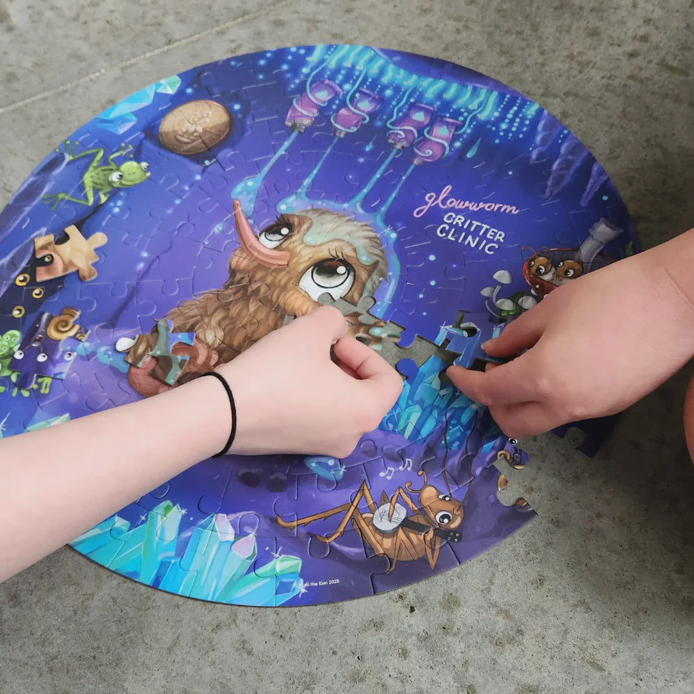 Kuwi the Kiwi - Glowworm Glitter Critter Round Puzzle